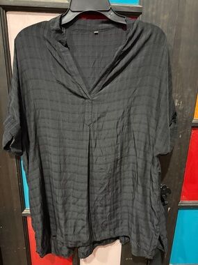 Relaxed Black V-Neck Women’s Tunic Top